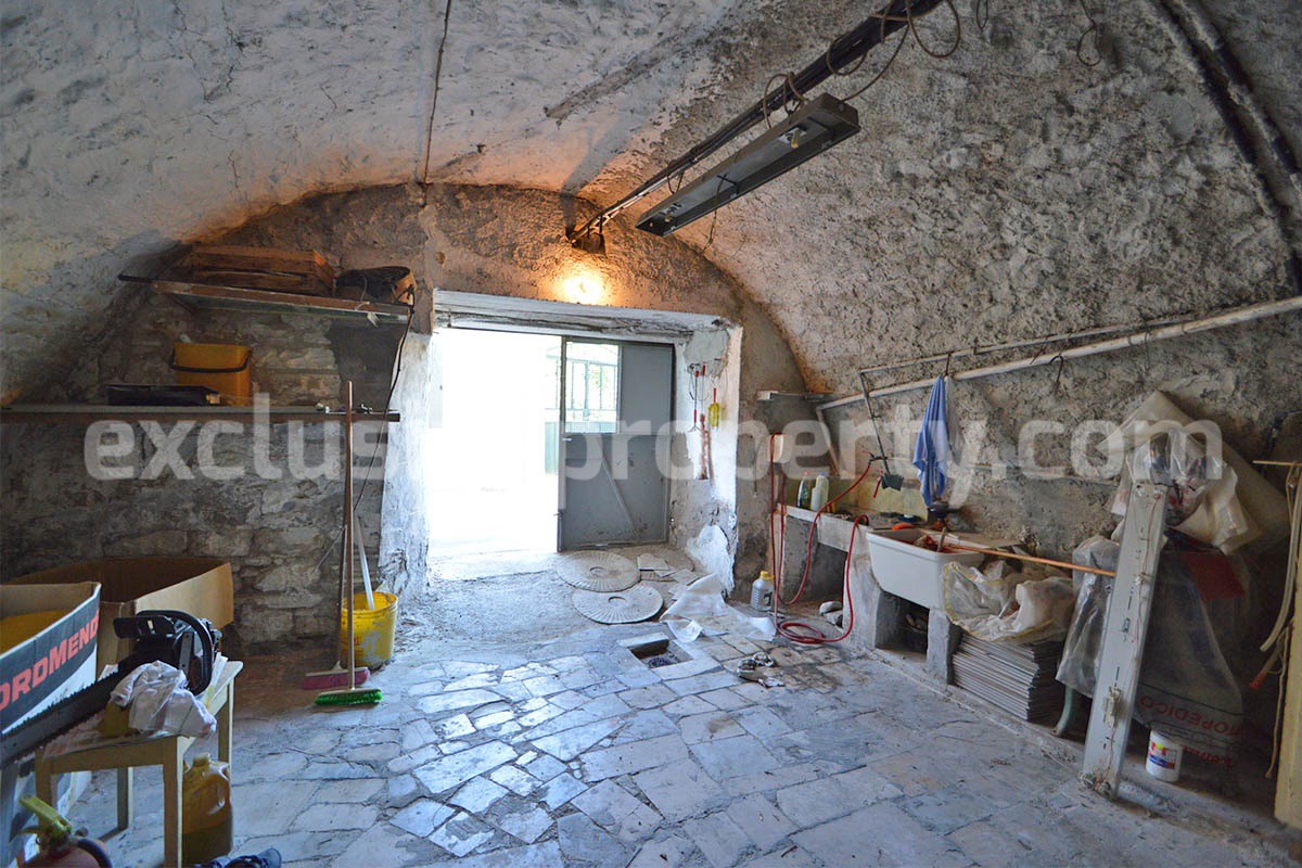 Spacious Stone Town House with Garage and Vaulted Ceilings for Sale in Guardialfiera - Molise