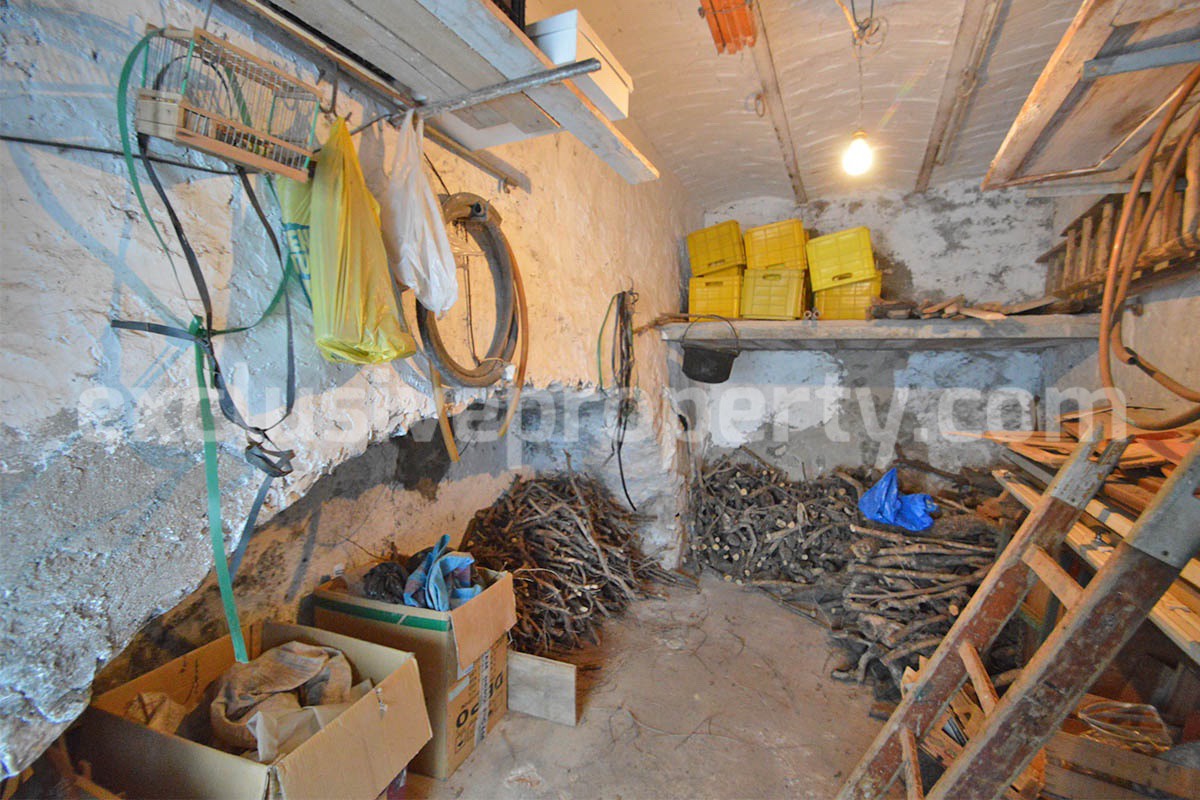 Spacious Stone Town House with Garage and Vaulted Ceilings for Sale in Guardialfiera - Molise