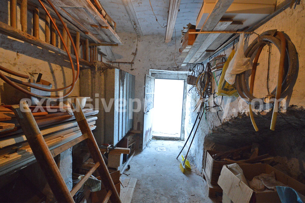 Spacious Stone Town House with Garage and Vaulted Ceilings for Sale in Guardialfiera - Molise