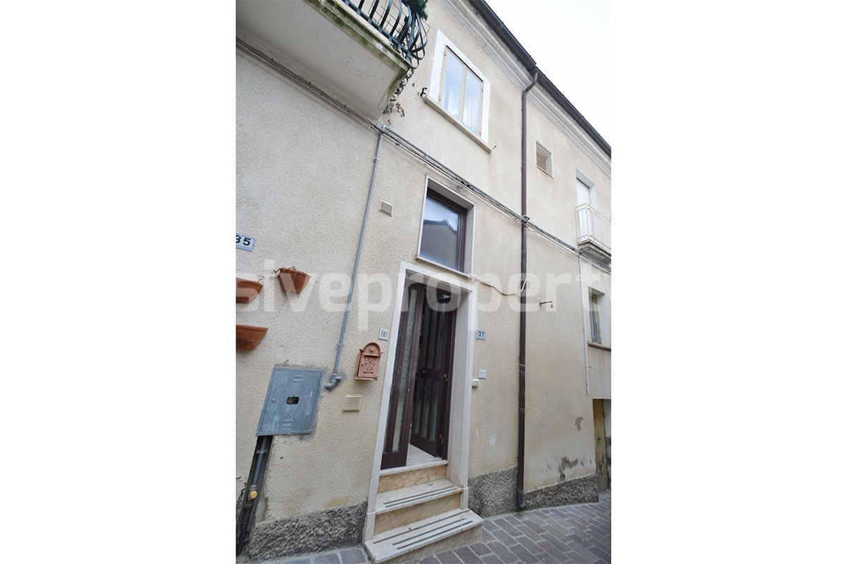 Charming 4-Bedroom 4-Bathroom Townhouse with Garden for Sale in Palmoli - Abruzzo