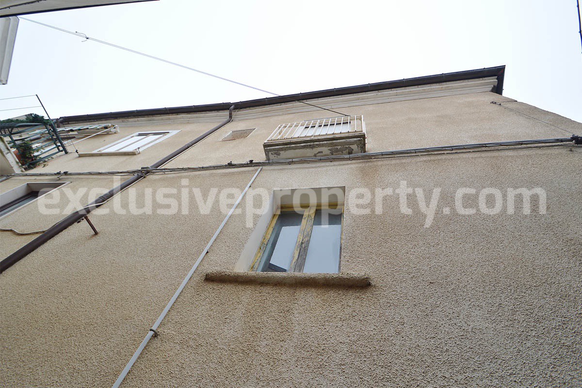 Charming 4-Bedroom 4-Bathroom Townhouse with Garden for Sale in Palmoli - Abruzzo