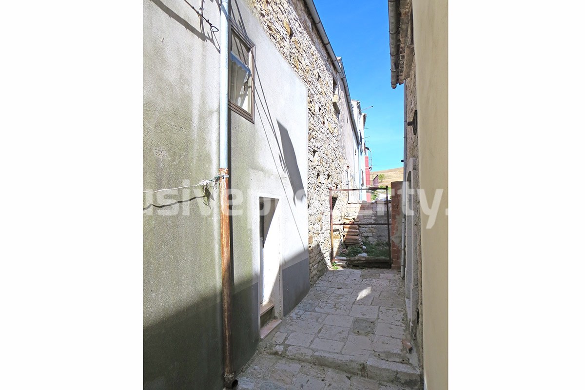 Property with cellar for sale in Molise Region - 18 min from Lake 5