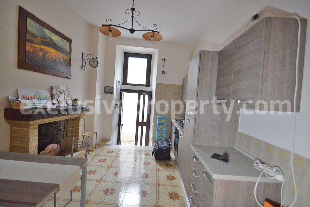 Charming 4-Bedroom 4-Bathroom Townhouse with Garden for Sale in Palmoli - Abruzzo