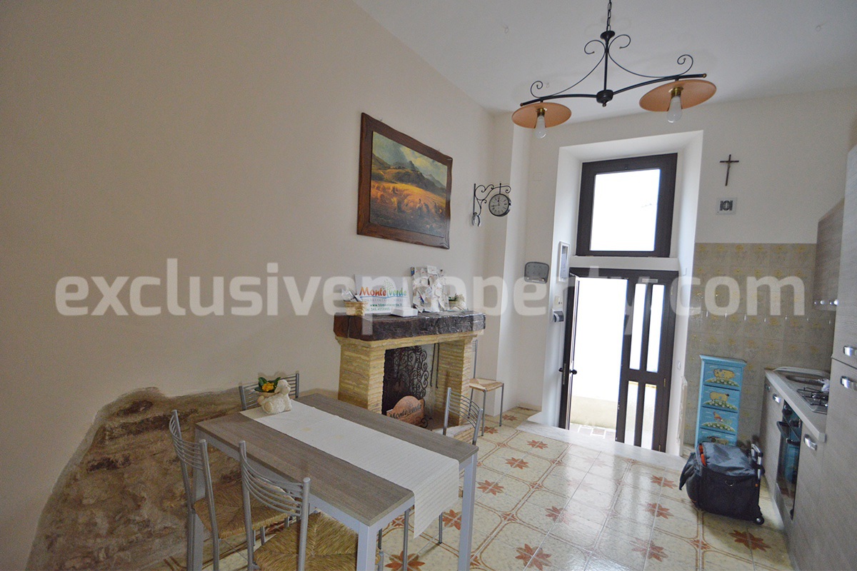 Charming 4-Bedroom 4-Bathroom Townhouse with Garden for Sale in Palmoli - Abruzzo