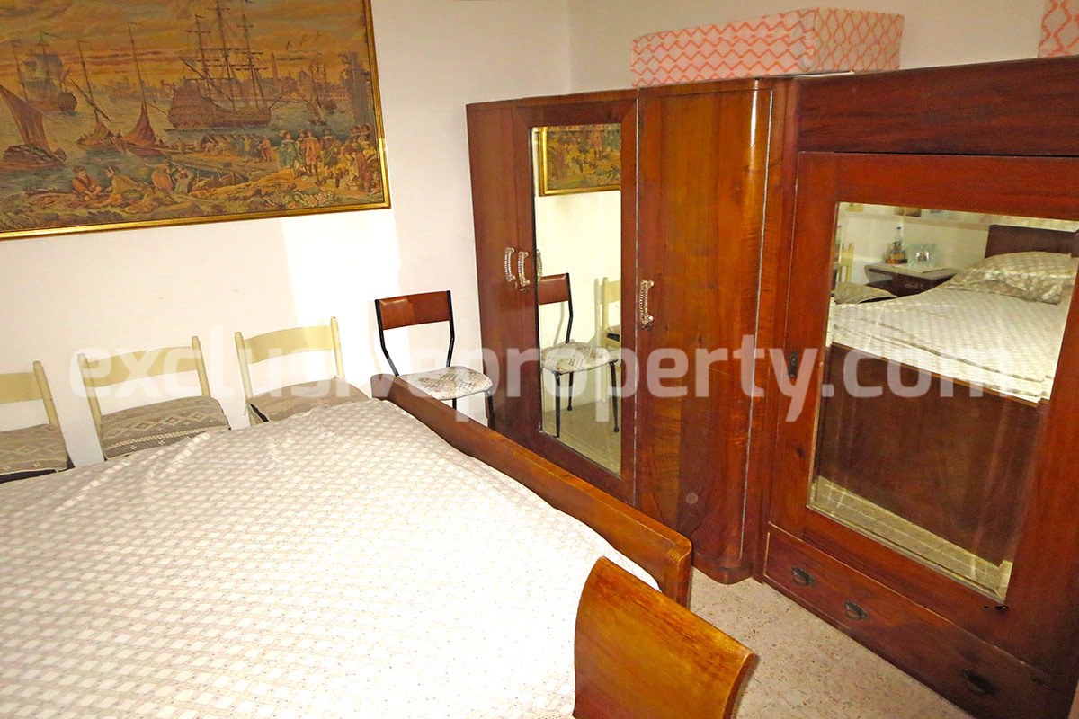 Property with cellar for sale in Molise Region - 18 min from Lake 13