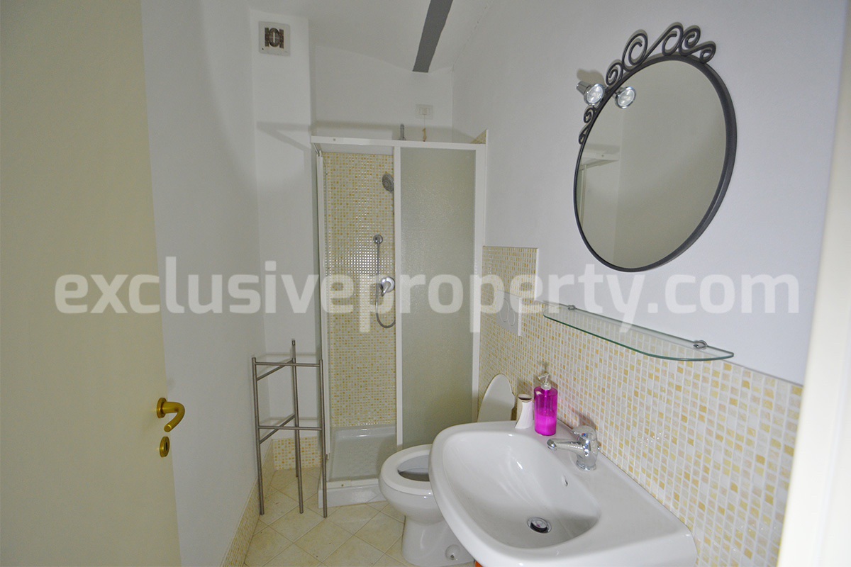 Charming 4-Bedroom 4-Bathroom Townhouse with Garden for Sale in Palmoli - Abruzzo