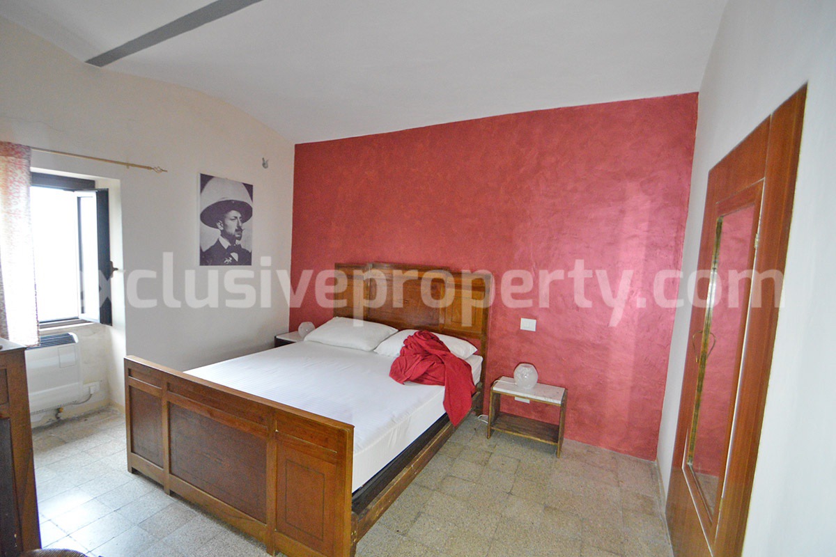 Charming 4-Bedroom 4-Bathroom Townhouse with Garden for Sale in Palmoli - Abruzzo