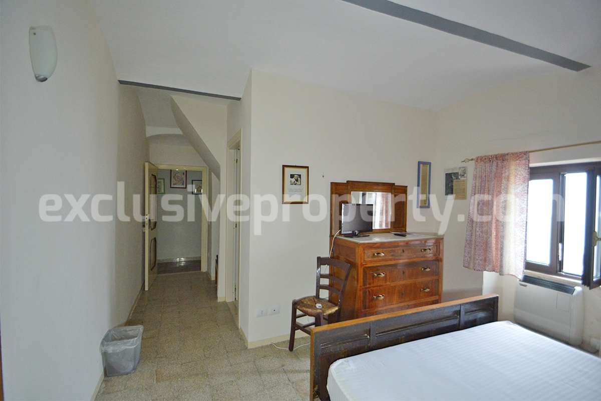 Charming 4-Bedroom 4-Bathroom Townhouse with Garden for Sale in Palmoli - Abruzzo