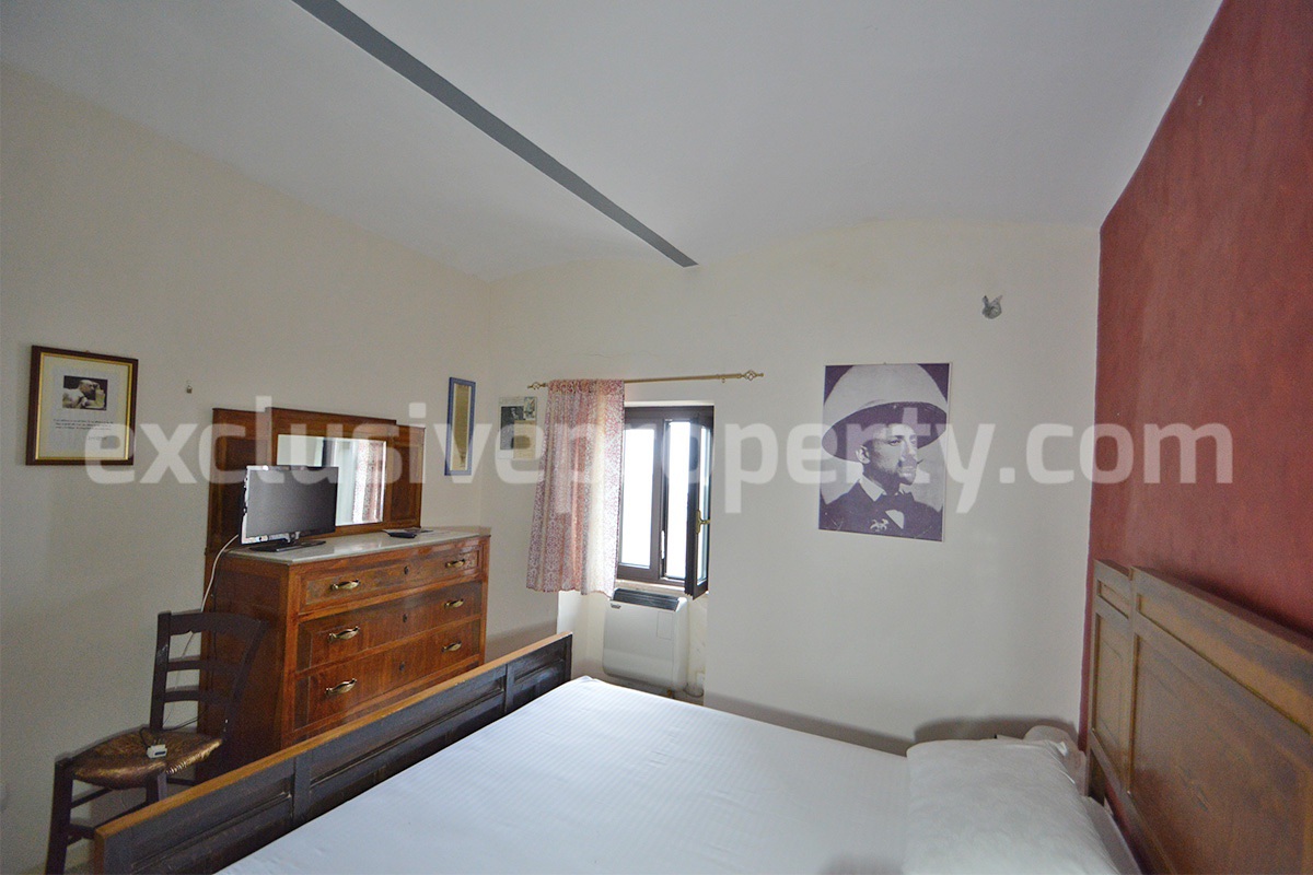 Charming 4-Bedroom 4-Bathroom Townhouse with Garden for Sale in Palmoli - Abruzzo