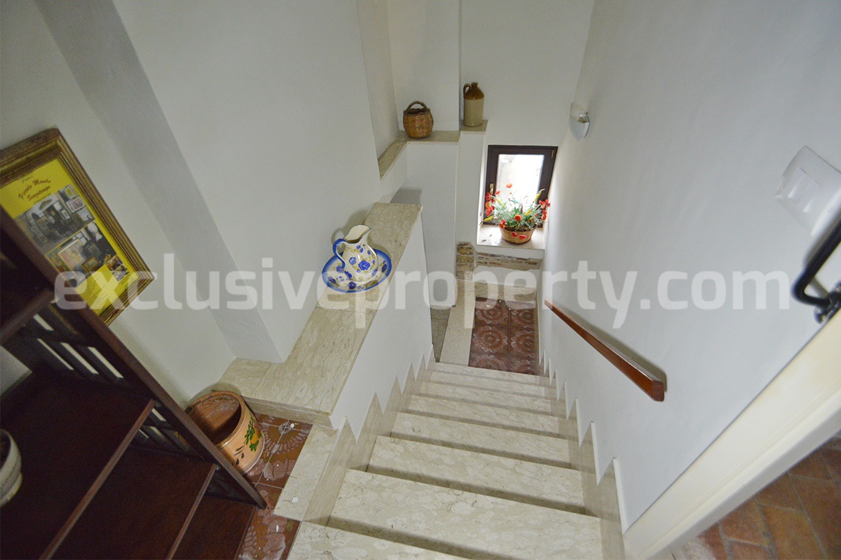 Charming 4-Bedroom 4-Bathroom Townhouse with Garden for Sale in Palmoli - Abruzzo