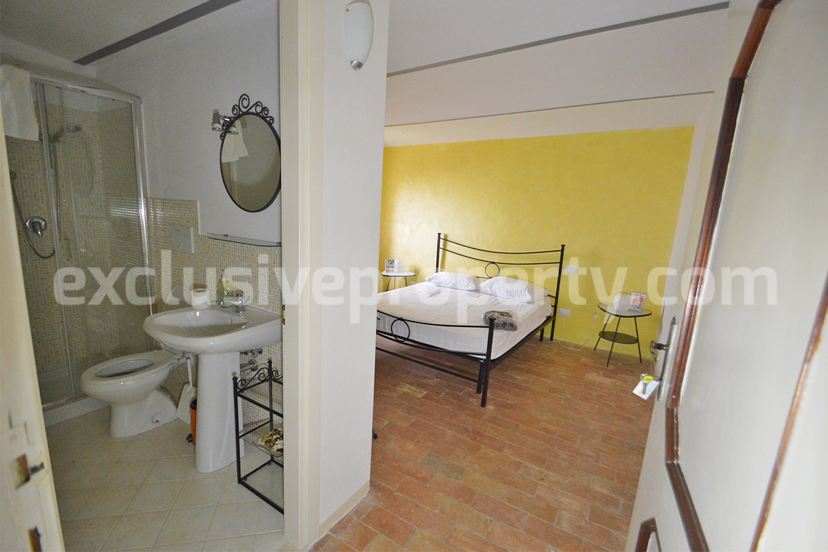 Charming 4-Bedroom 4-Bathroom Townhouse with Garden for Sale in Palmoli - Abruzzo
