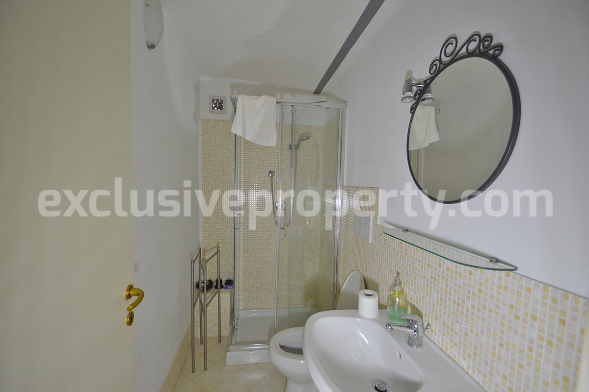 Charming 4-Bedroom 4-Bathroom Townhouse with Garden for Sale in Palmoli - Abruzzo