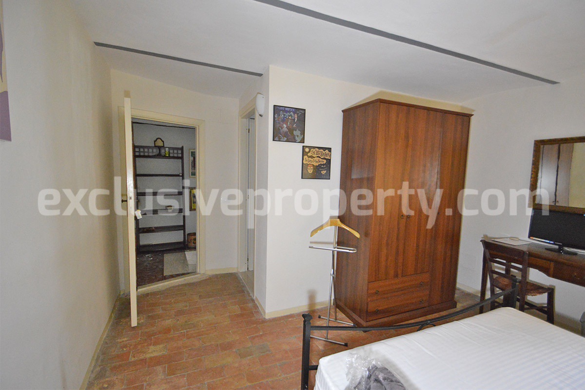 Charming 4-Bedroom 4-Bathroom Townhouse with Garden for Sale in Palmoli - Abruzzo