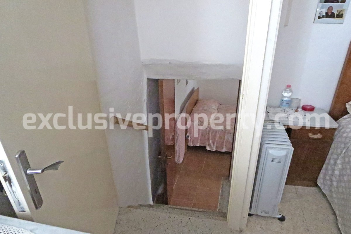 Property with cellar for sale in Molise Region - 18 min from Lake