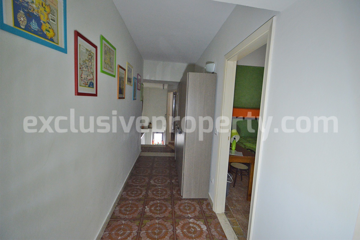 Charming 4-Bedroom 4-Bathroom Townhouse with Garden for Sale in Palmoli - Abruzzo
