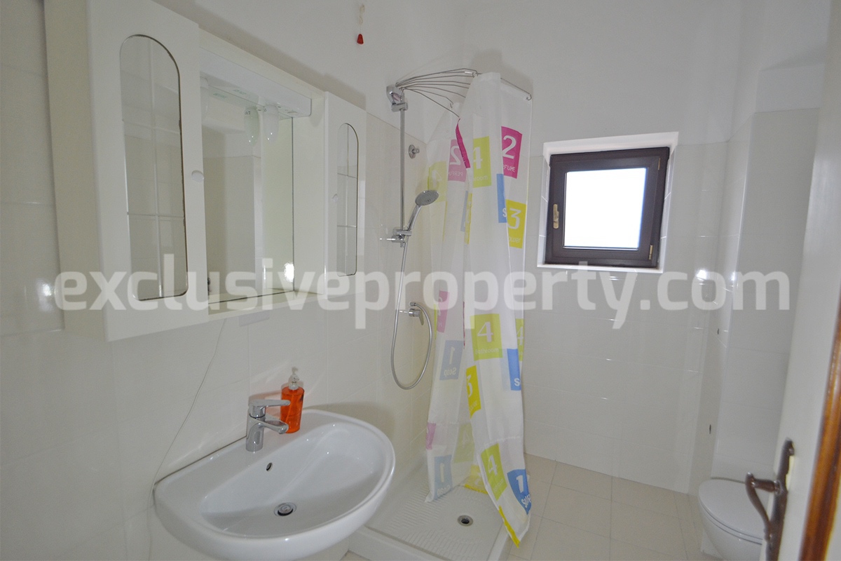 Charming 4-Bedroom 4-Bathroom Townhouse with Garden for Sale in Palmoli - Abruzzo