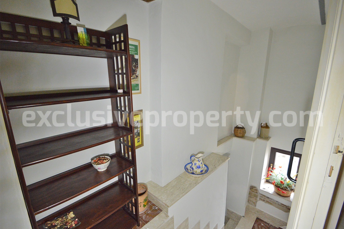 Charming 4-Bedroom 4-Bathroom Townhouse with Garden for Sale in Palmoli - Abruzzo