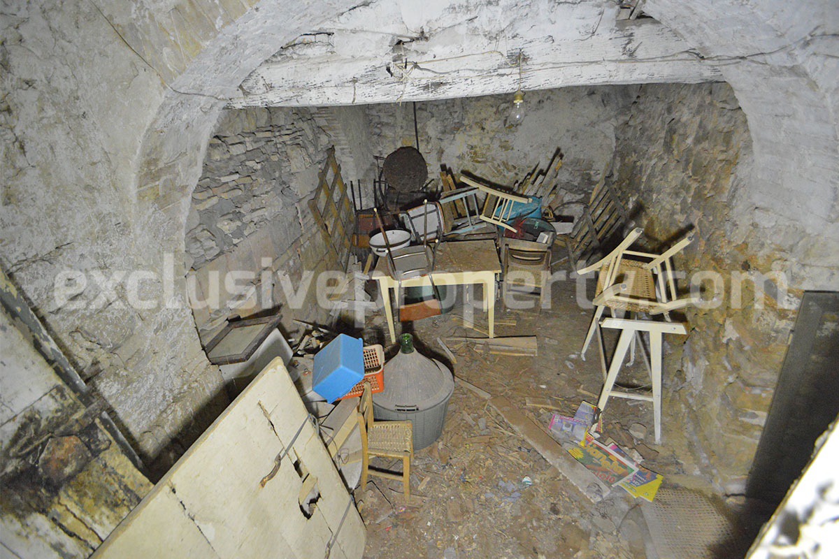 Charming 4-Bedroom 4-Bathroom Townhouse with Garden for Sale in Palmoli - Abruzzo