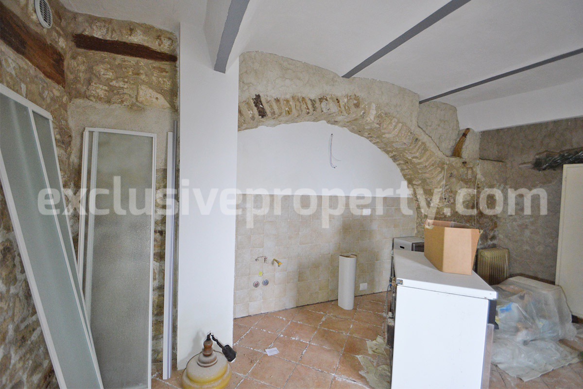 Charming 4-Bedroom 4-Bathroom Townhouse with Garden for Sale in Palmoli - Abruzzo