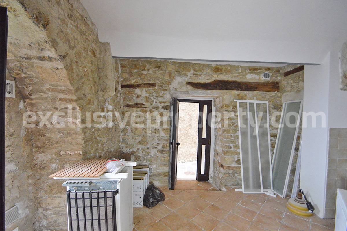 Charming 4-Bedroom 4-Bathroom Townhouse with Garden for Sale in Palmoli - Abruzzo