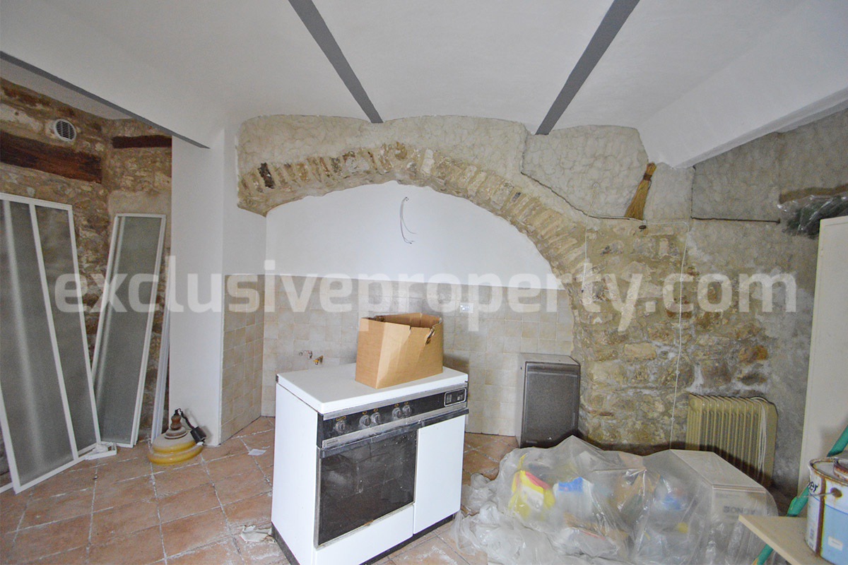 Charming 4-Bedroom 4-Bathroom Townhouse with Garden for Sale in Palmoli - Abruzzo