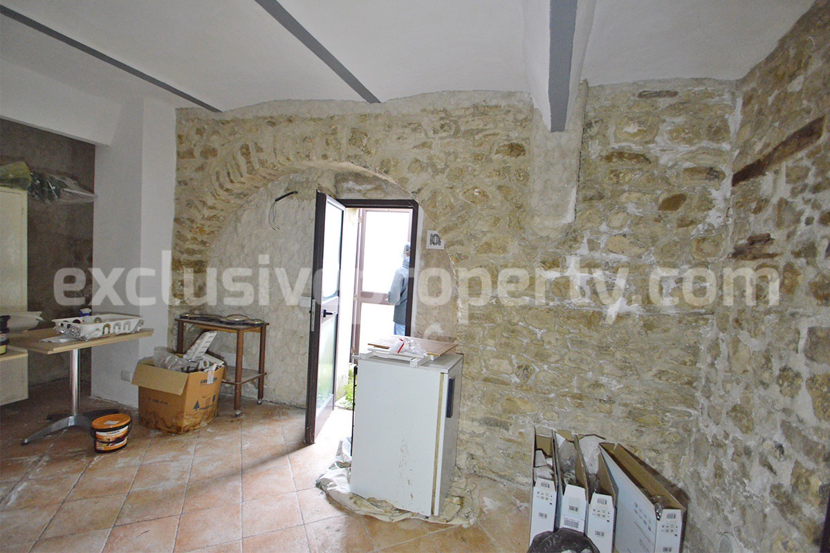 Charming 4-Bedroom 4-Bathroom Townhouse with Garden for Sale in Palmoli - Abruzzo