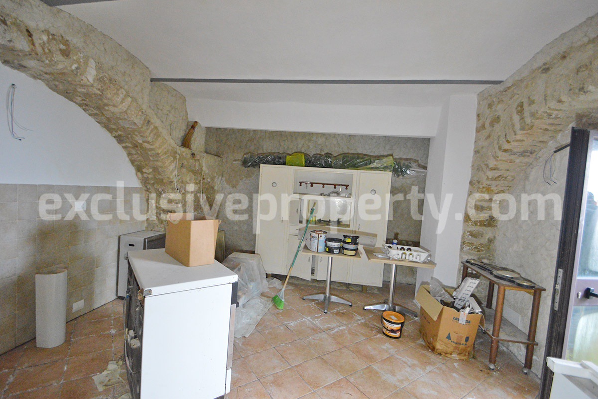 Charming 4-Bedroom 4-Bathroom Townhouse with Garden for Sale in Palmoli - Abruzzo