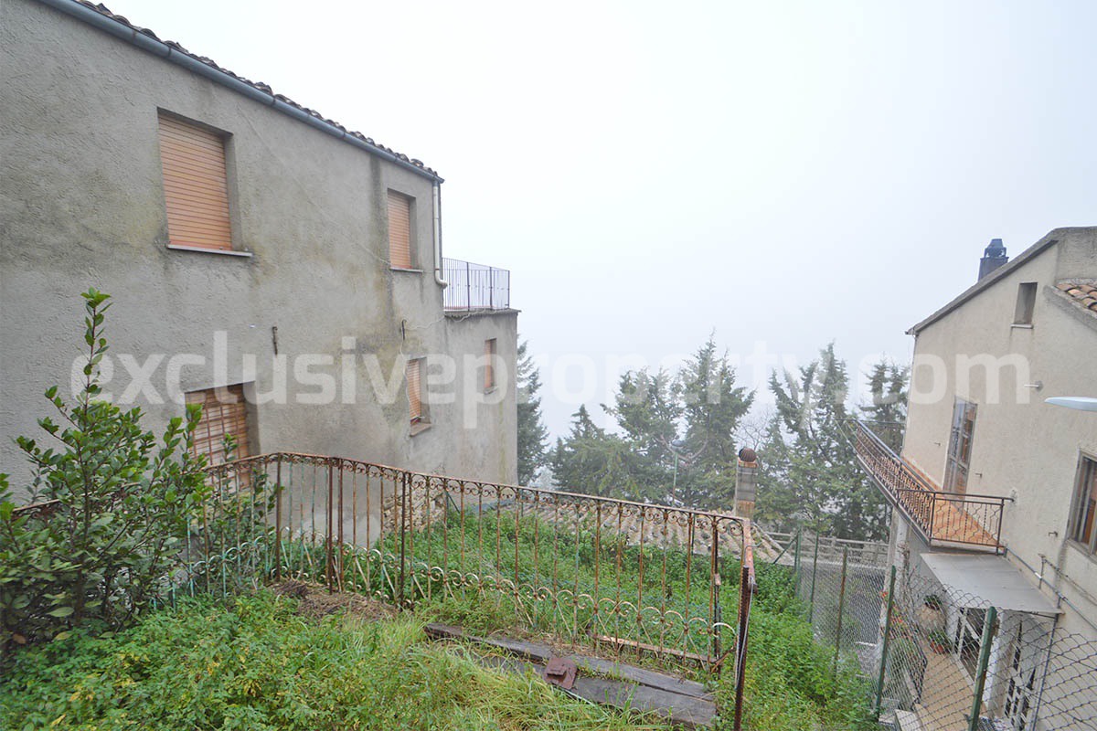 Charming 4-Bedroom 4-Bathroom Townhouse with Garden for Sale in Palmoli - Abruzzo