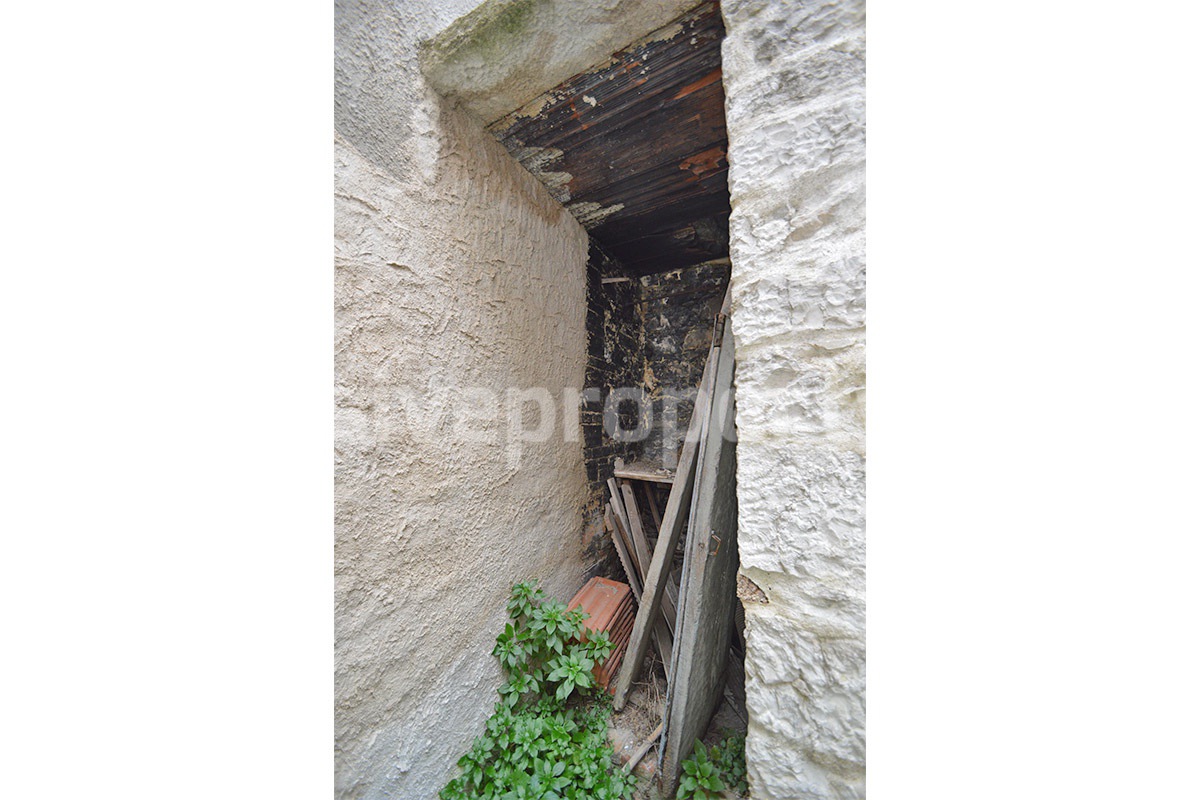 Charming 4-Bedroom 4-Bathroom Townhouse with Garden for Sale in Palmoli - Abruzzo