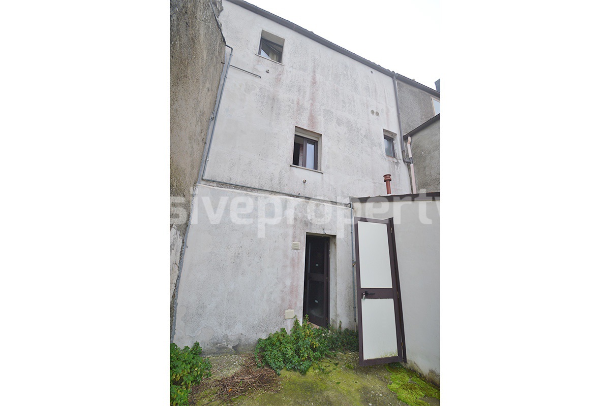 Charming 4-Bedroom 4-Bathroom Townhouse with Garden for Sale in Palmoli - Abruzzo