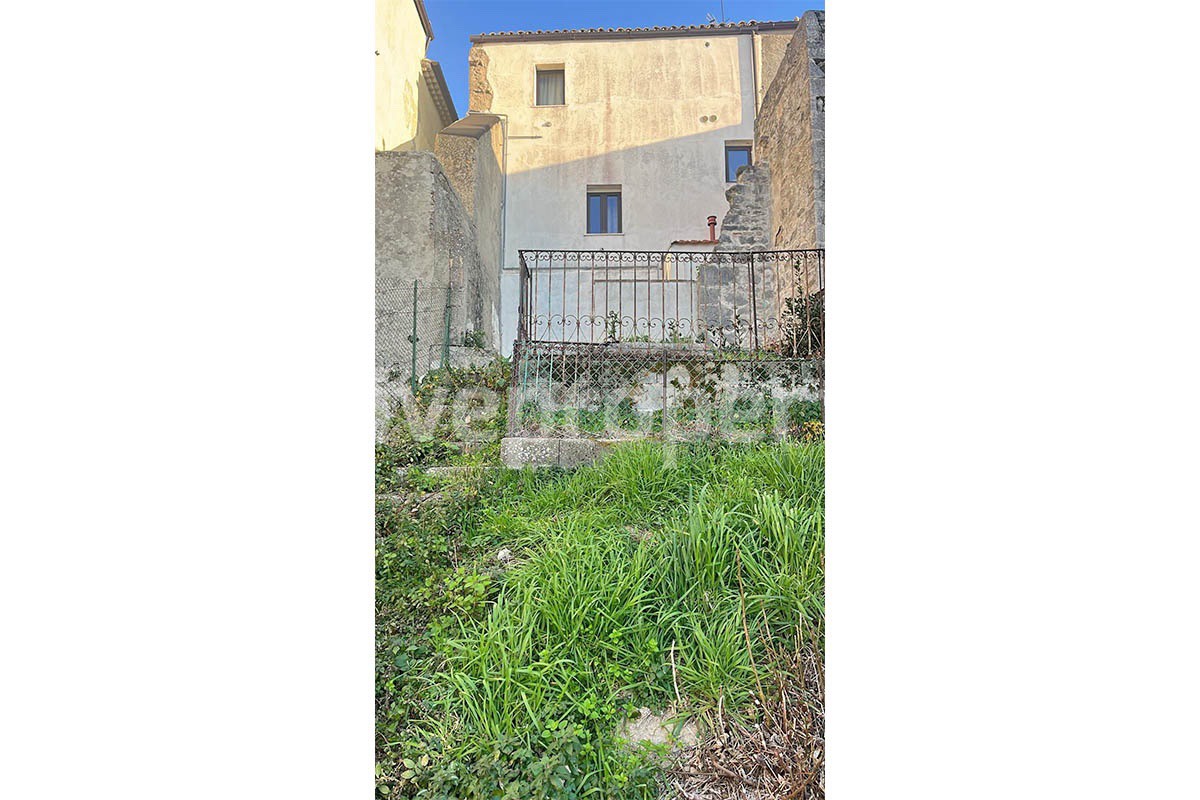 Charming 4-Bedroom 4-Bathroom Townhouse with Garden for Sale in Palmoli - Abruzzo