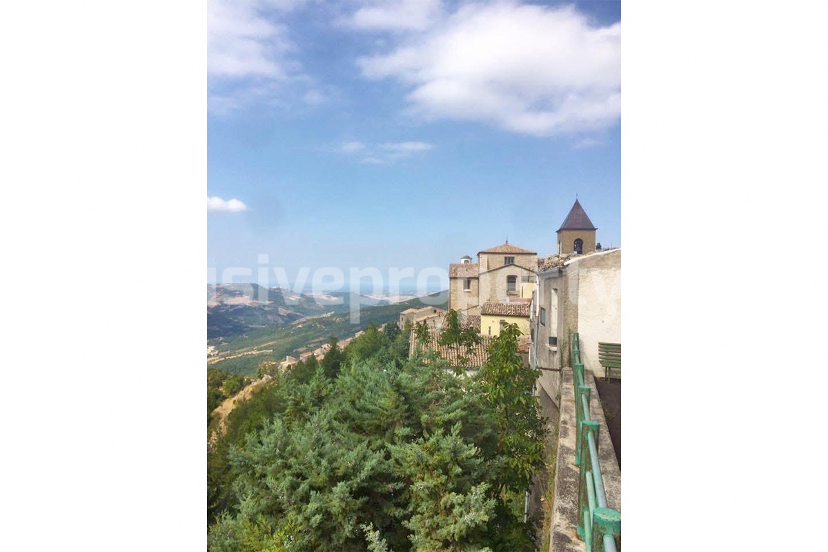 Charming 4-Bedroom 4-Bathroom Townhouse with Garden for Sale in Palmoli - Abruzzo