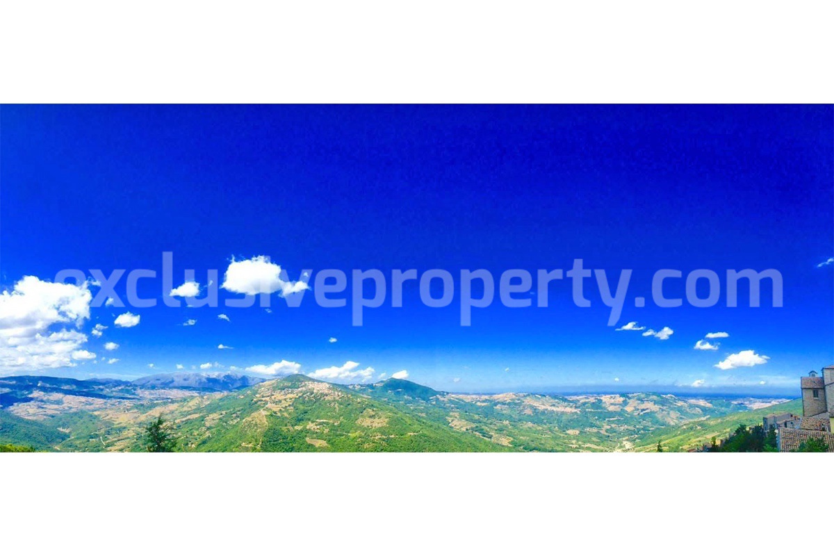 Charming 4-Bedroom 4-Bathroom Townhouse with Garden for Sale in Palmoli - Abruzzo
