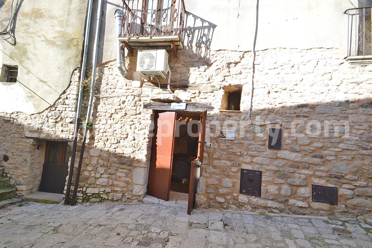 Charming Stone House with Cave for Sale in Civitacampomarano - Authentic Italian Retreat