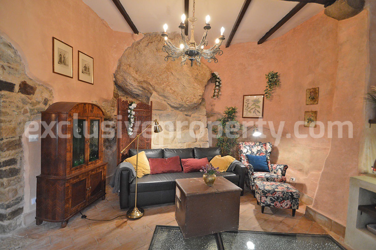 Charming Stone House with Cave for Sale in Civitacampomarano - Authentic Italian Retreat