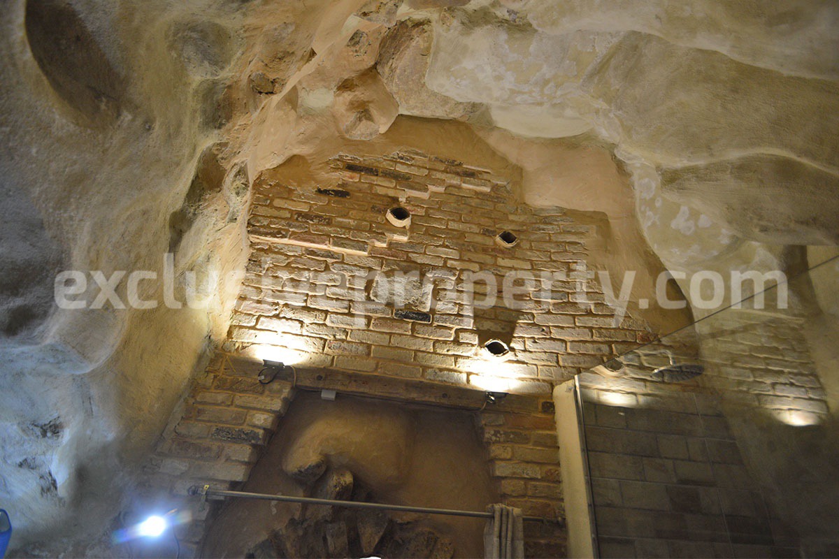 Charming Stone House with Cave for Sale in Civitacampomarano - Authentic Italian Retreat