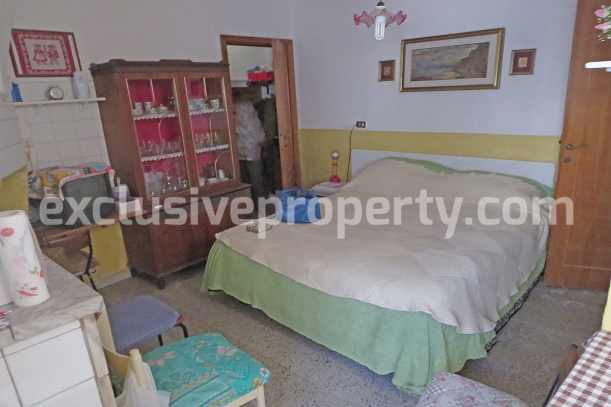 Property with cellar for sale in Molise Region - 18 min from Lake 8