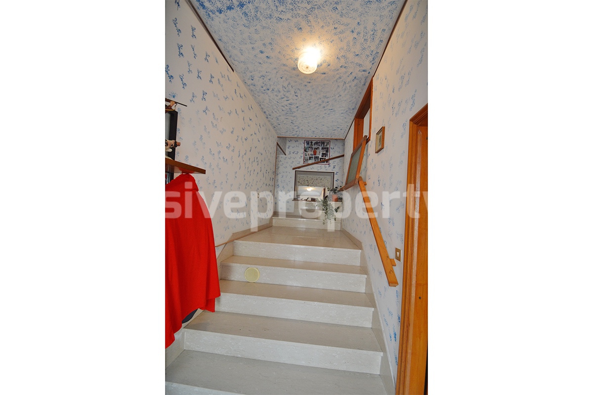 Charming 3-Bedroom Townhouse for Sale in the Historic Center of Acquaviva Collecroce in Molise