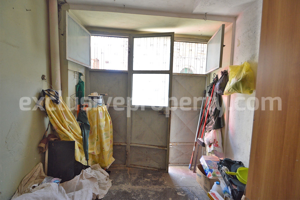 Charming 3-Bedroom Townhouse for Sale in the Historic Center of Acquaviva Collecroce in Molise