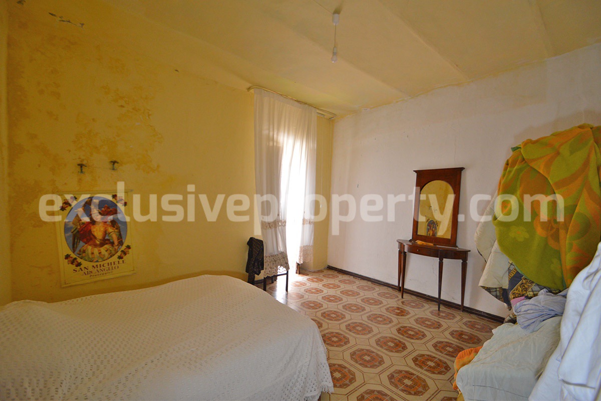 Charming 3-Bedroom Townhouse for Sale in the Historic Center of Acquaviva Collecroce in Molise