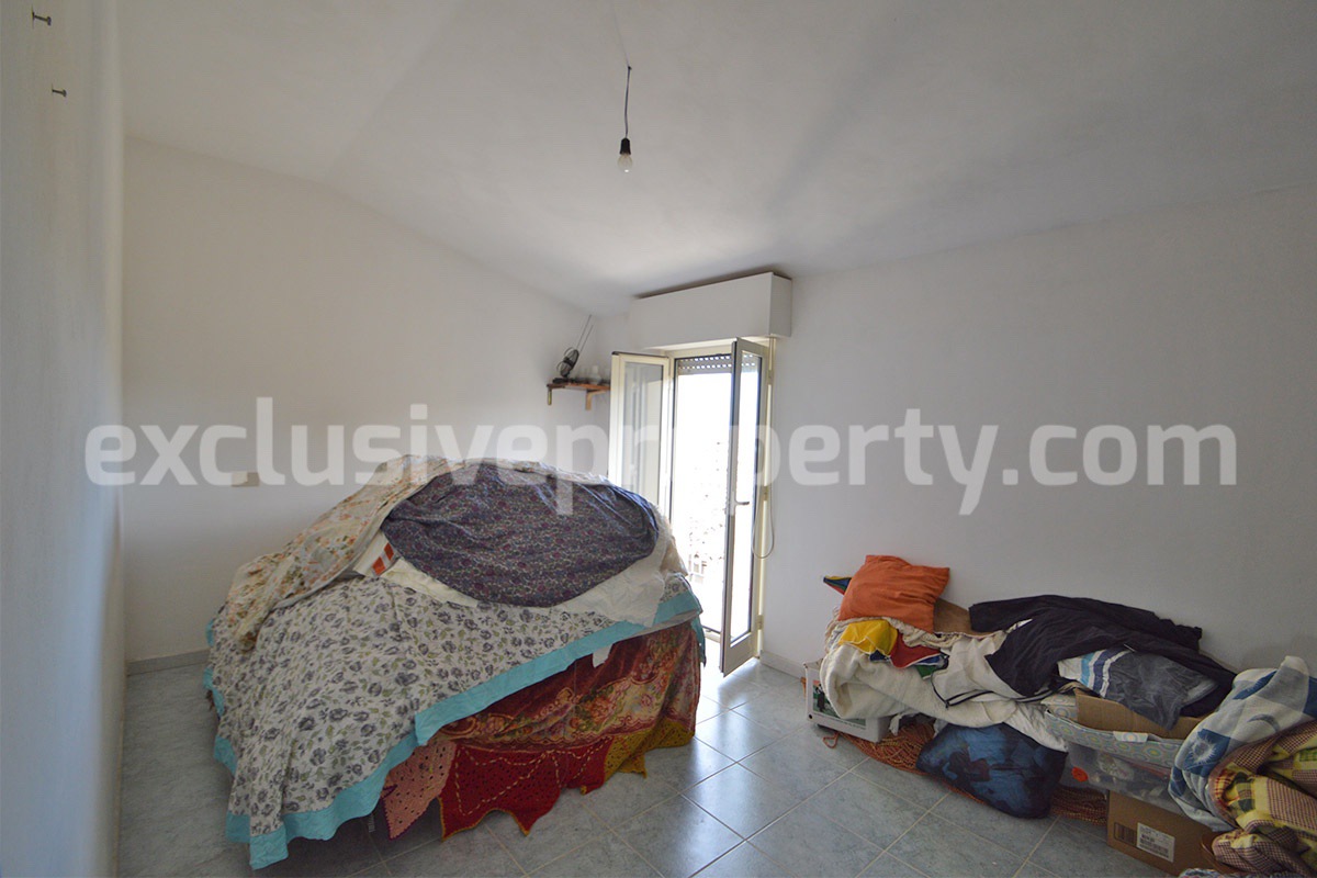 Charming 3-Bedroom Townhouse for Sale in the Historic Center of Acquaviva Collecroce in Molise