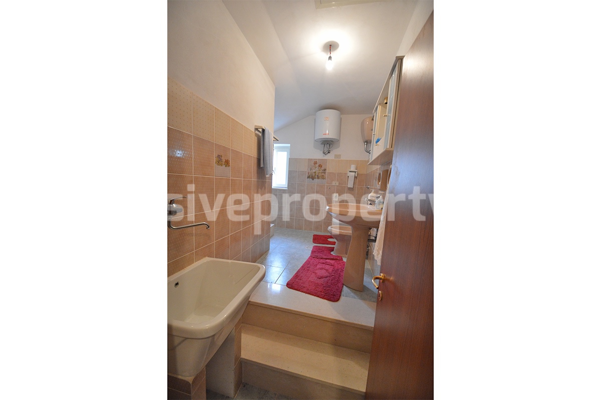 Charming 3-Bedroom Townhouse for Sale in the Historic Center of Acquaviva Collecroce in Molise