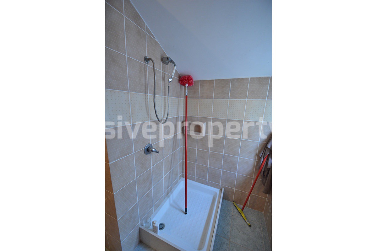 Charming 3-Bedroom Townhouse for Sale in the Historic Center of Acquaviva Collecroce in Molise