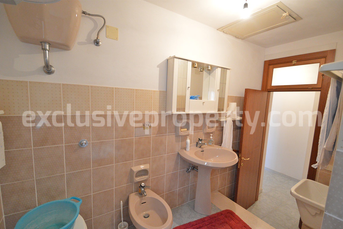 Charming 3-Bedroom Townhouse for Sale in the Historic Center of Acquaviva Collecroce in Molise