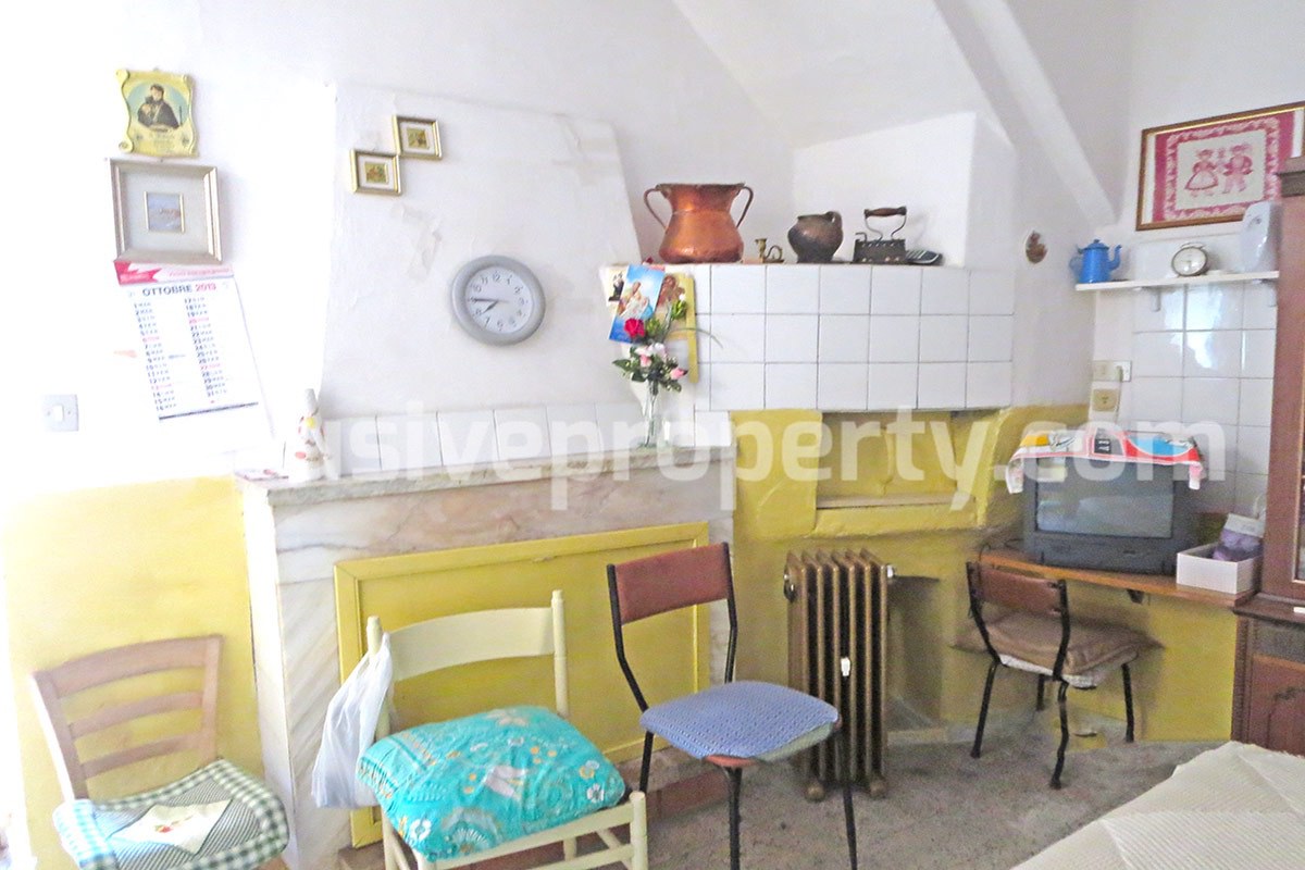 Property with cellar for sale in Molise Region - 18 min from Lake 6