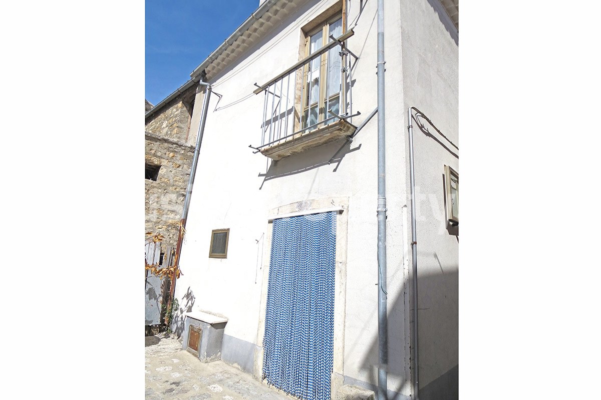 Property with cellar for sale in Molise Region - 18 min from Lake 2