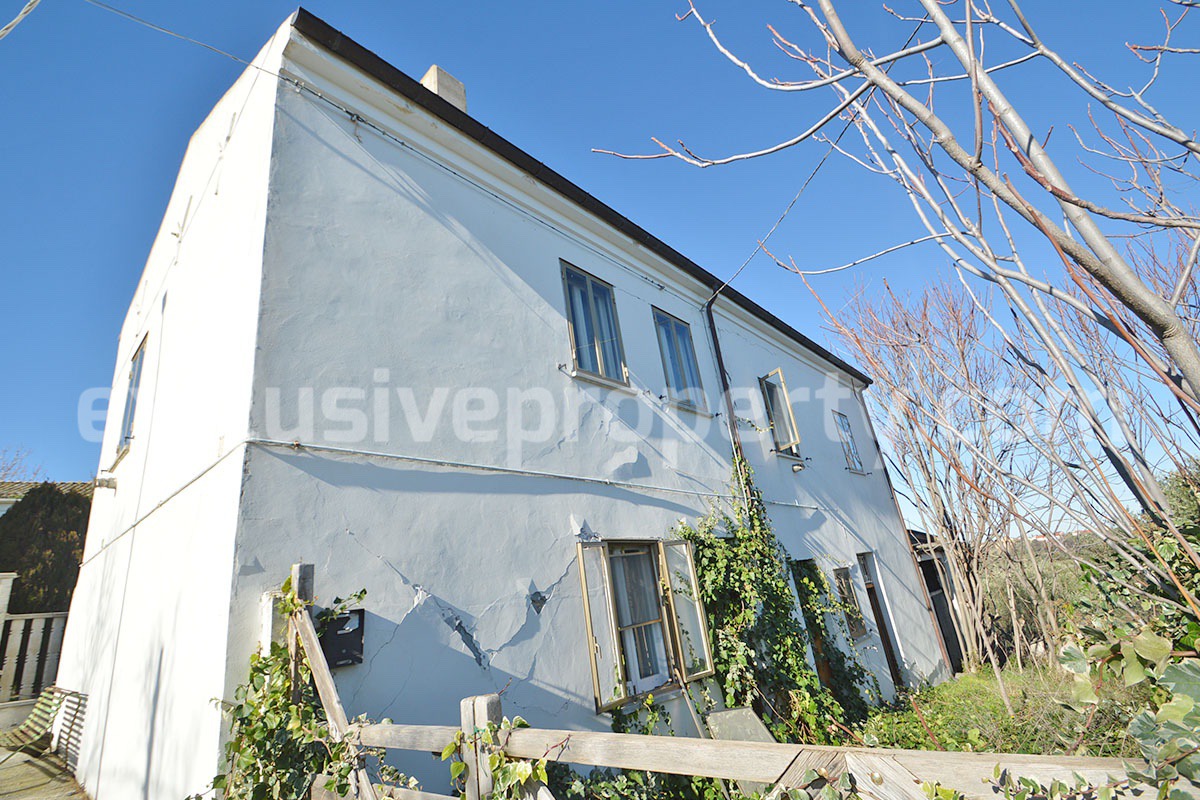 Charming Country House for Renovation with Land for Sale in Abruzzo - Italy - Peaceful Scerni Location