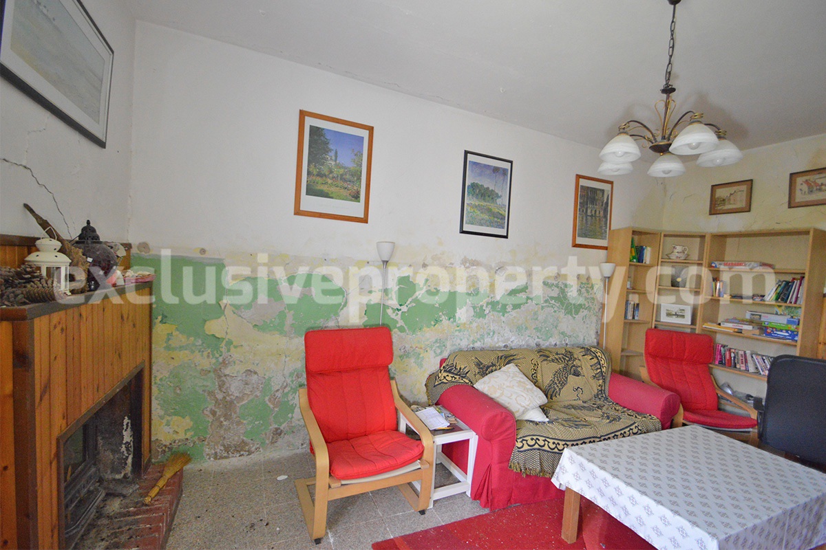 Charming Country House for Renovation with Land for Sale in Abruzzo - Italy - Peaceful Scerni Location