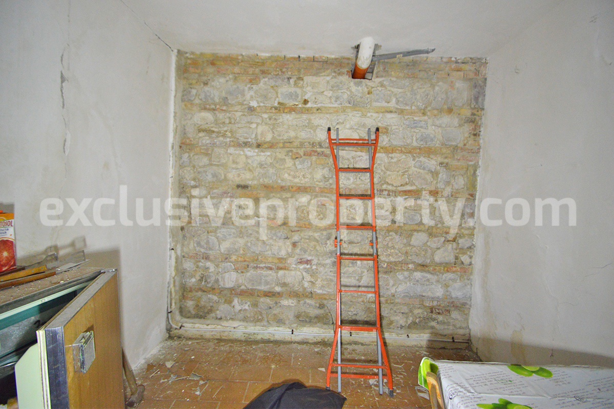 Charming Country House for Renovation with Land for Sale in Abruzzo - Italy - Peaceful Scerni Location
