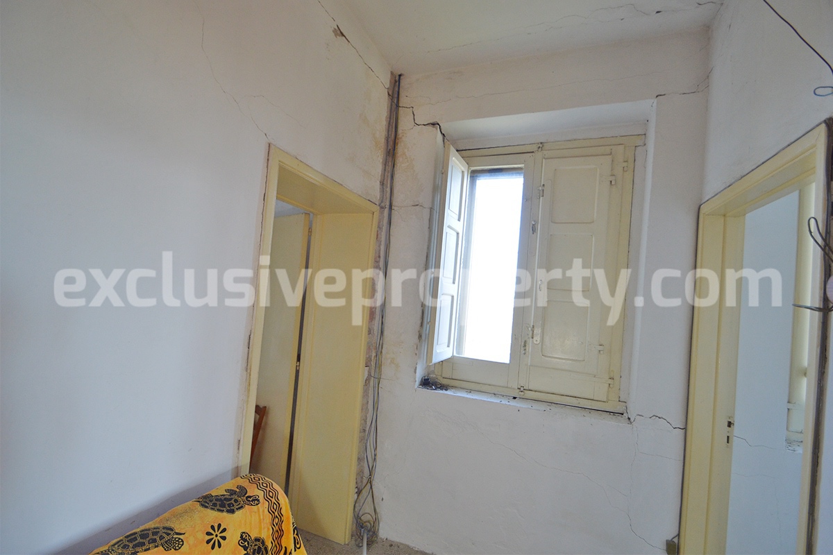 Charming Country House for Renovation with Land for Sale in Abruzzo - Italy - Peaceful Scerni Location